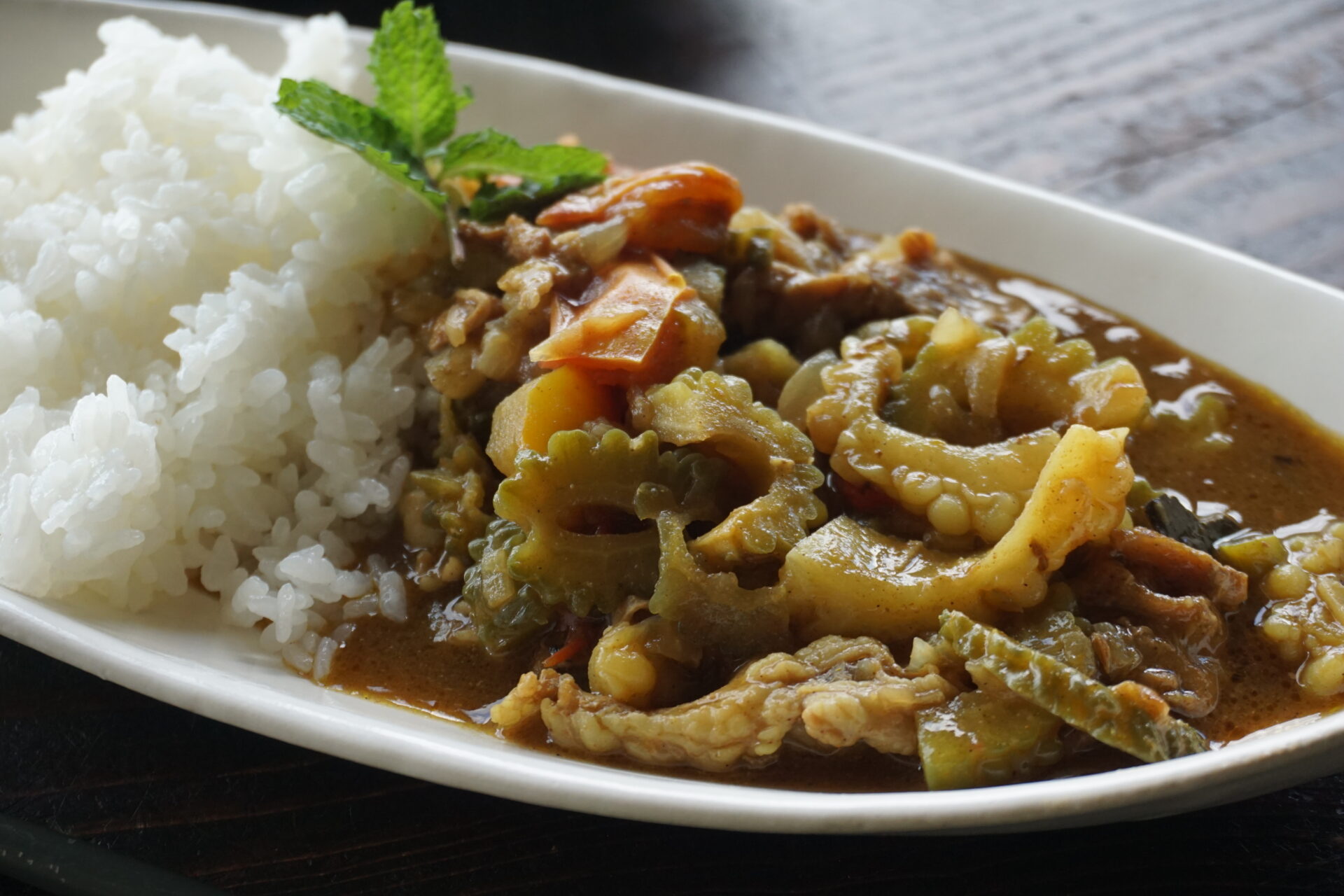 にがうりと豚肉のカレー