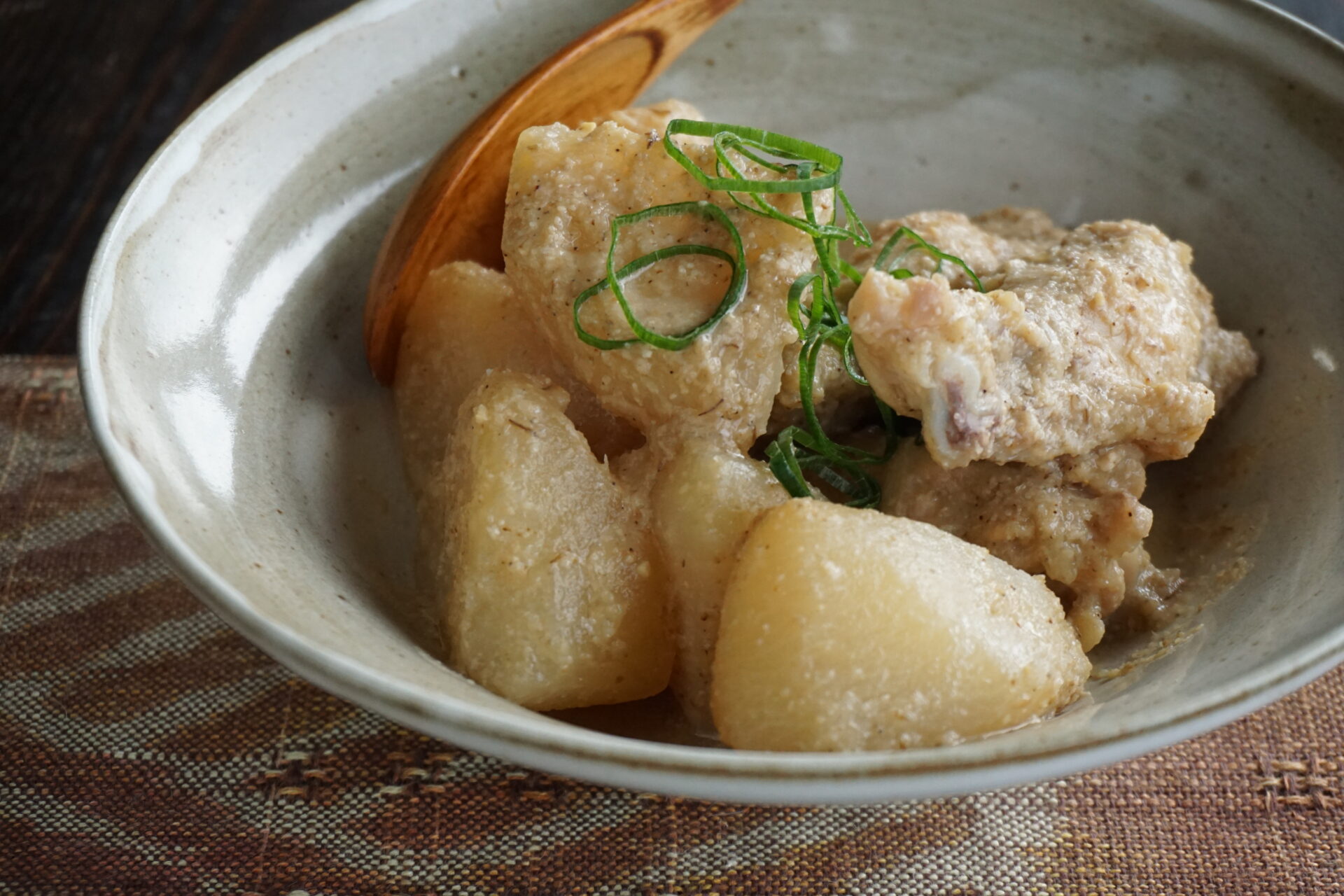 手羽元と蕪の胡麻味噌煮