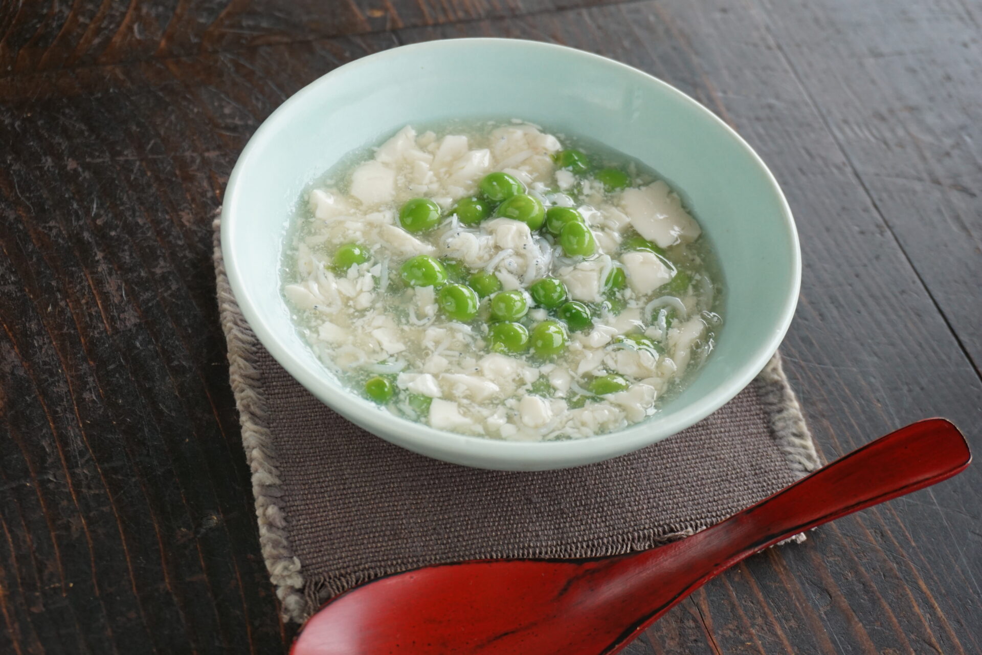 お豆と絹豆腐の葛寄せ