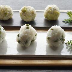 豆ごはんのおにぎり二種