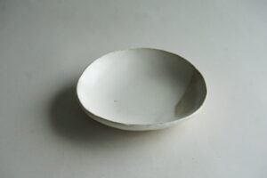 白釉小皿