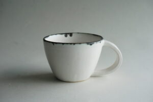 白釉ブロンズスープカップ