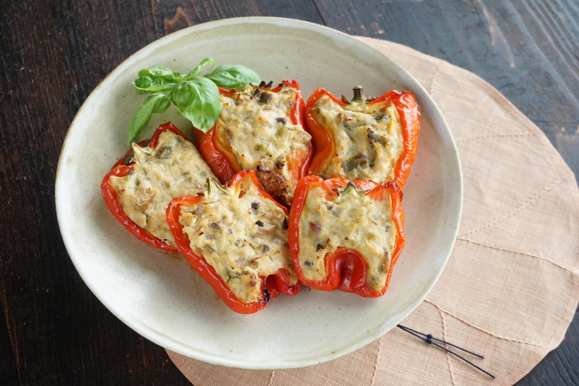 赤いパプリカのファルシ