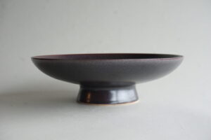 鉄砂釉高台皿