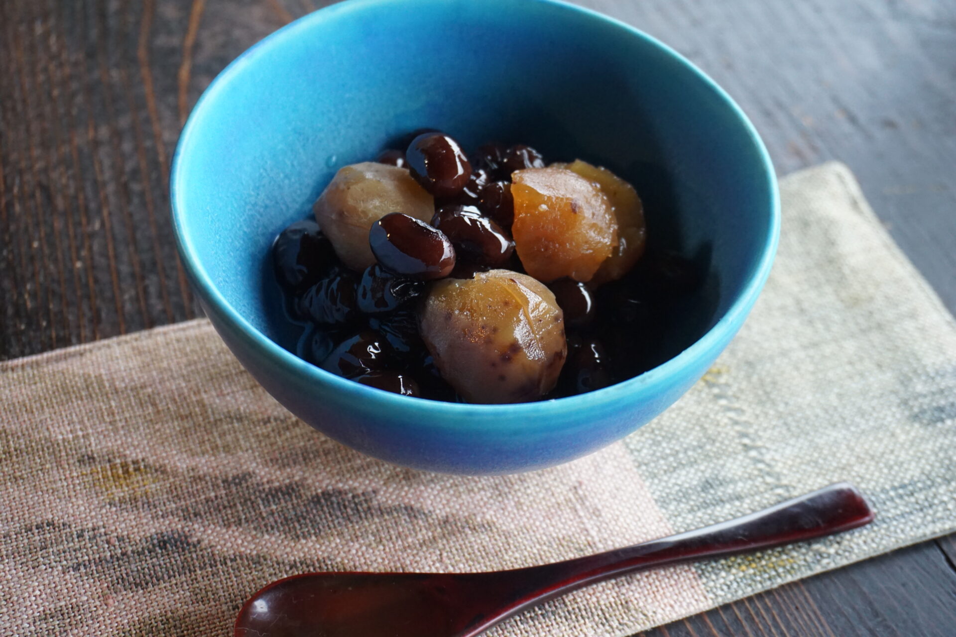 蜜で炊いた葡萄豆