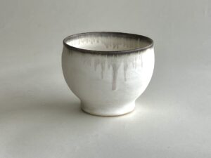 白釉ブロンズ深鉢