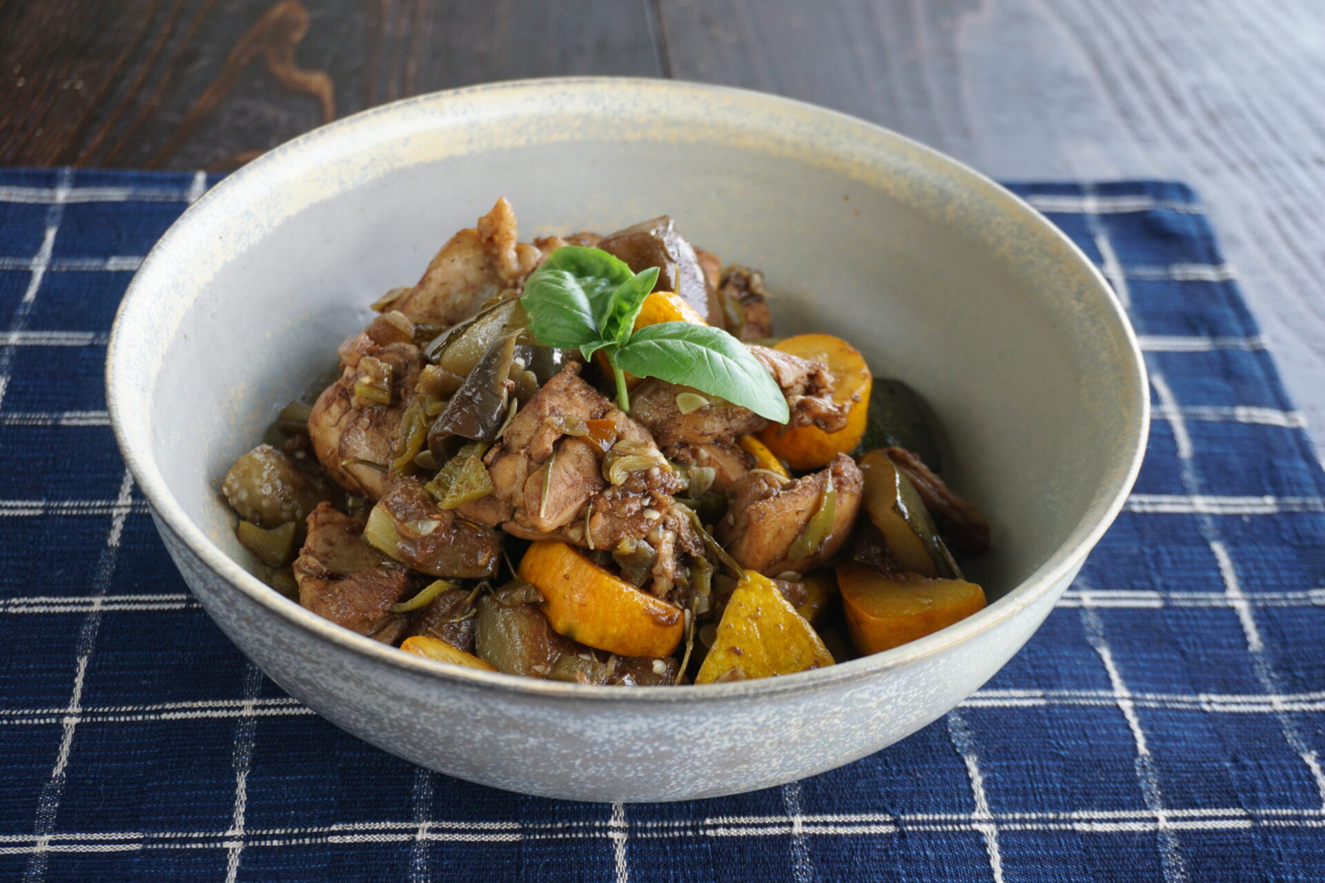 鶏肉と夏野菜のバルサミコ酢煮